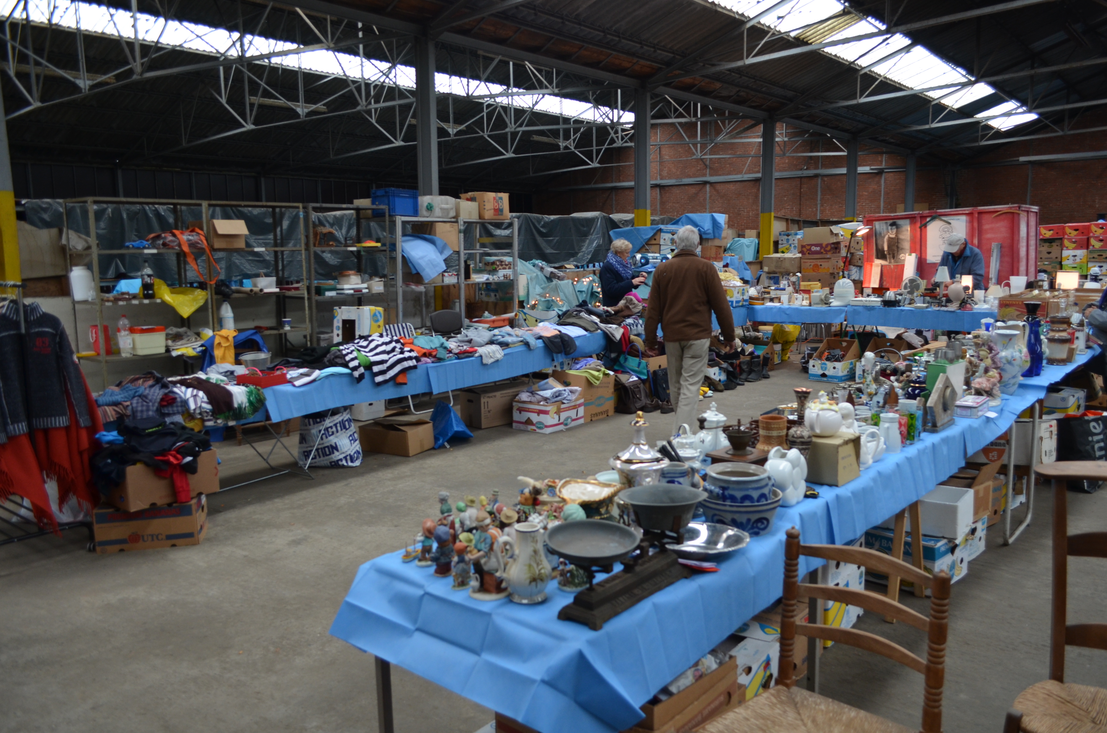foto_rommelmarkt_magazijn_Broechem